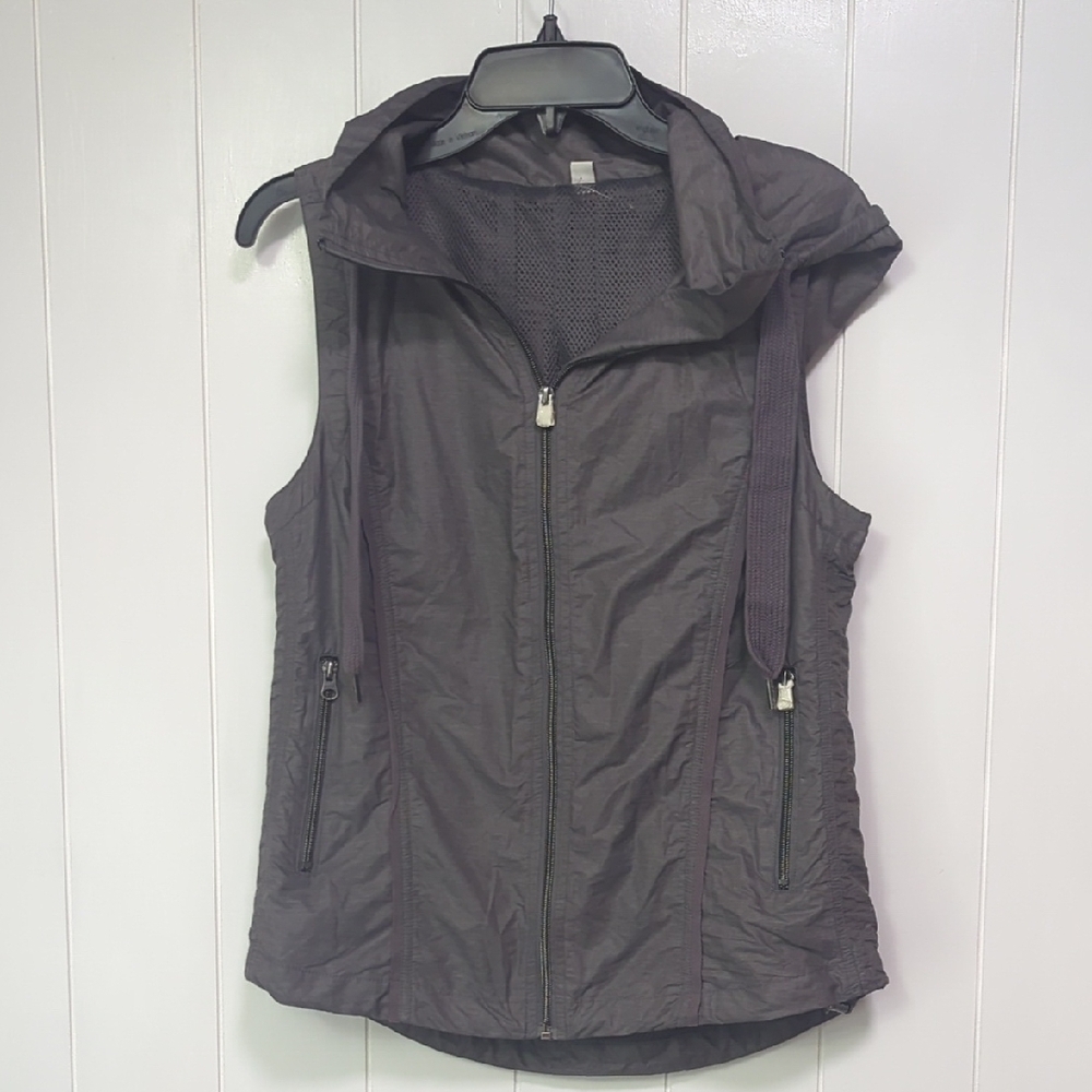 ❤️5/$25 Nwot Cato Gray Hooded Vest with Zipper